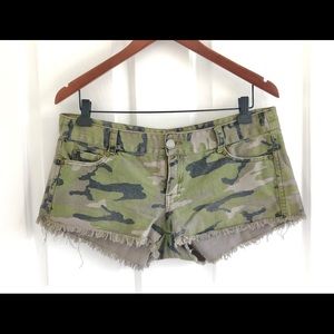 O’Neill camo shawty shorts